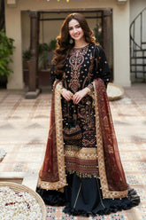 New Embroidery beautiful Artical Lawn 3pc