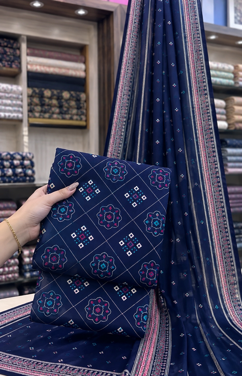 Embrodiered Lawn 3Pc