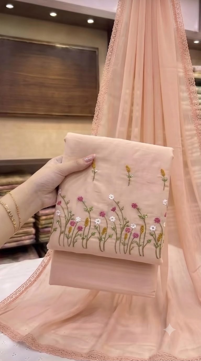 Embrodiered Lawn 3Pc