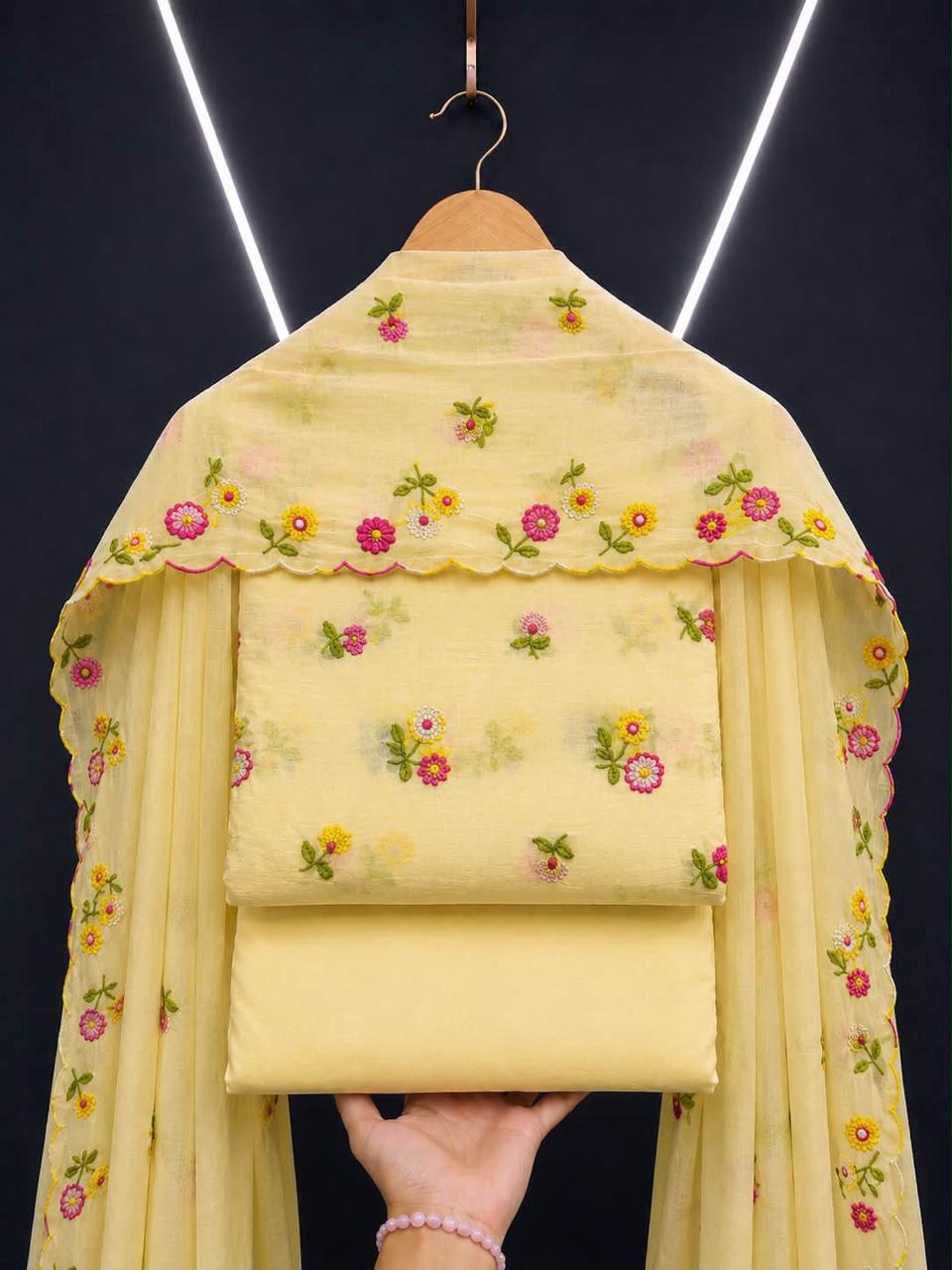 Emb Lawn 3pc suit